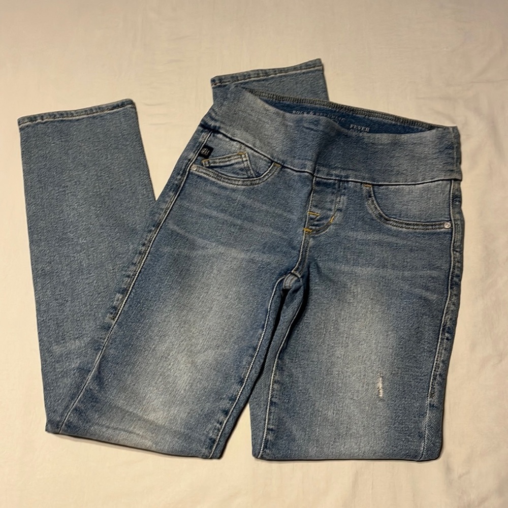Rock & Republic Fever Pull On Jeans. New without tags